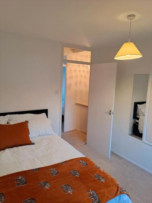 Exquisite Holiday Home 3 Minutes From Dartford Station ภายนอก รูปภาพ